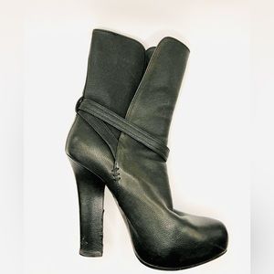 Bottega Veneta Leather Mid-Calf Boots Black